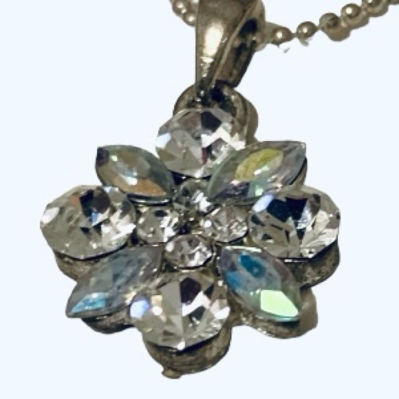 Vintage Silver necklace CZ Rhinestone prism flower pendant: approx. 9.5” adj - Picture 5 of 9